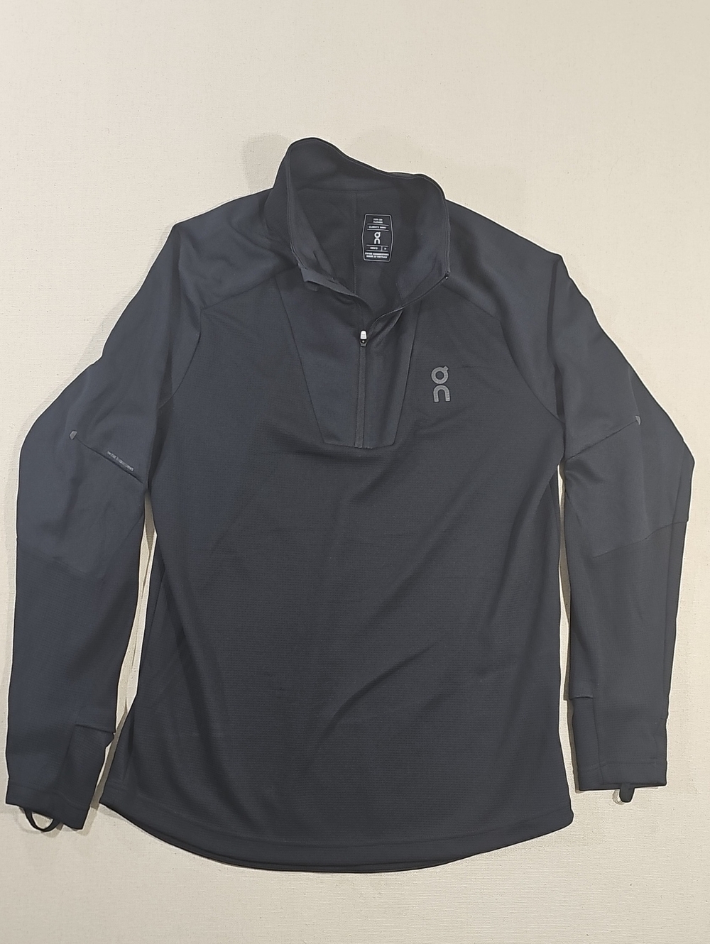 On Running Black Men's Half-Zip Performance Top
